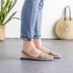 PONS Avarca Taupe Size 5